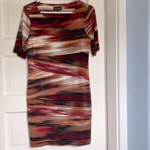 Polyester autumn color tones short sleeved dress.